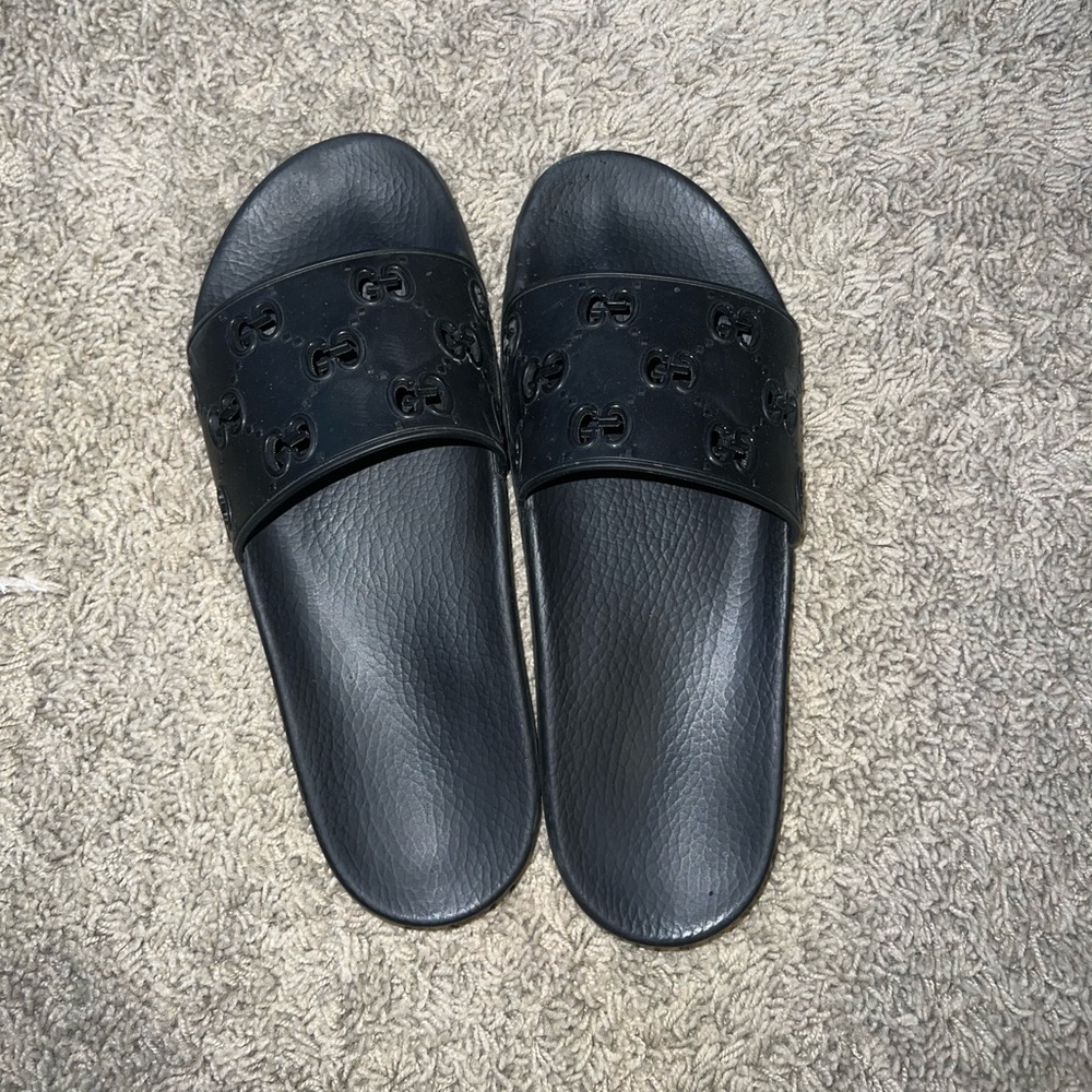 Mens gucci slides. Authentic